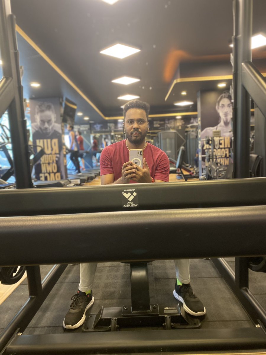 iam_sharpraj's tweet image. The gym taught me more than reps—discipline, healing, and silence. Not all therapy has couches. 💪🧠 #DailyGrind #MenWhoGrow