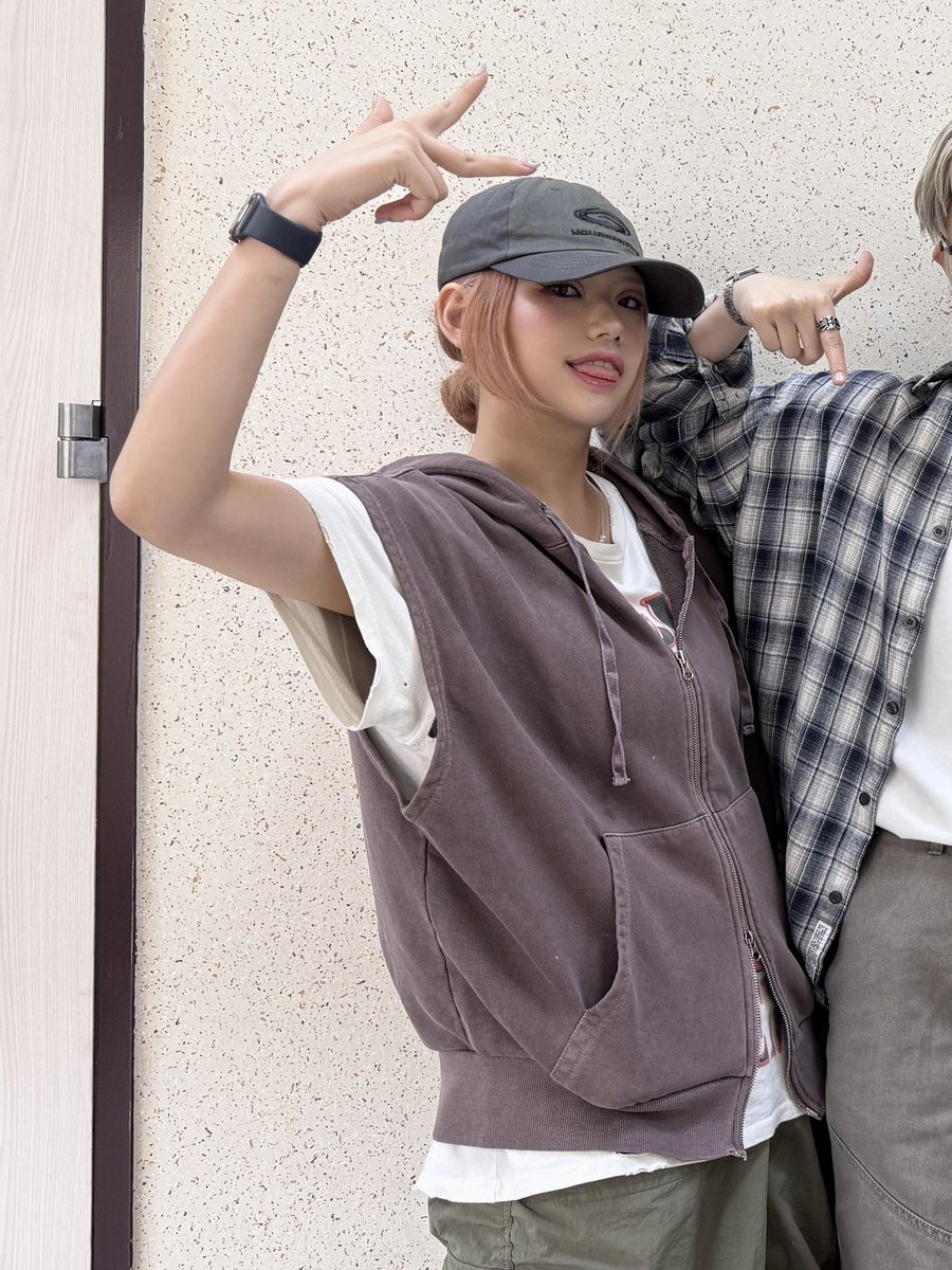 #영겁의_시간을_넘어_너희라는_별을_만나

세진세진의 백업댄서로 함께한 멜입니다!🐻