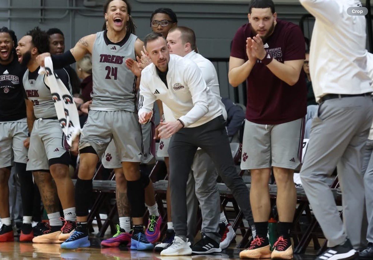 Caverna has hired Richard Gatewood to be its new boys basketball head coach. 

Assistant Coach at Campbellsville this past season. 

In 22-23 helped lead Evangel to a Final 4 appearance at the KHSAA Sweet-16. 

81-19 through 3 seasons at Taylor County, winning 2 region titles.