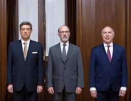 Cordobesa_olala's tweet photo. Dr. Rosatti. Dr. Rosenkrantz. Dr. Ricardo Lorenzetti.
Hagan historia!!
Corrupción o JUSTICIA ⚖️🇦🇷
#CristinaPresa https://t.co/nOSQ4XZEGd