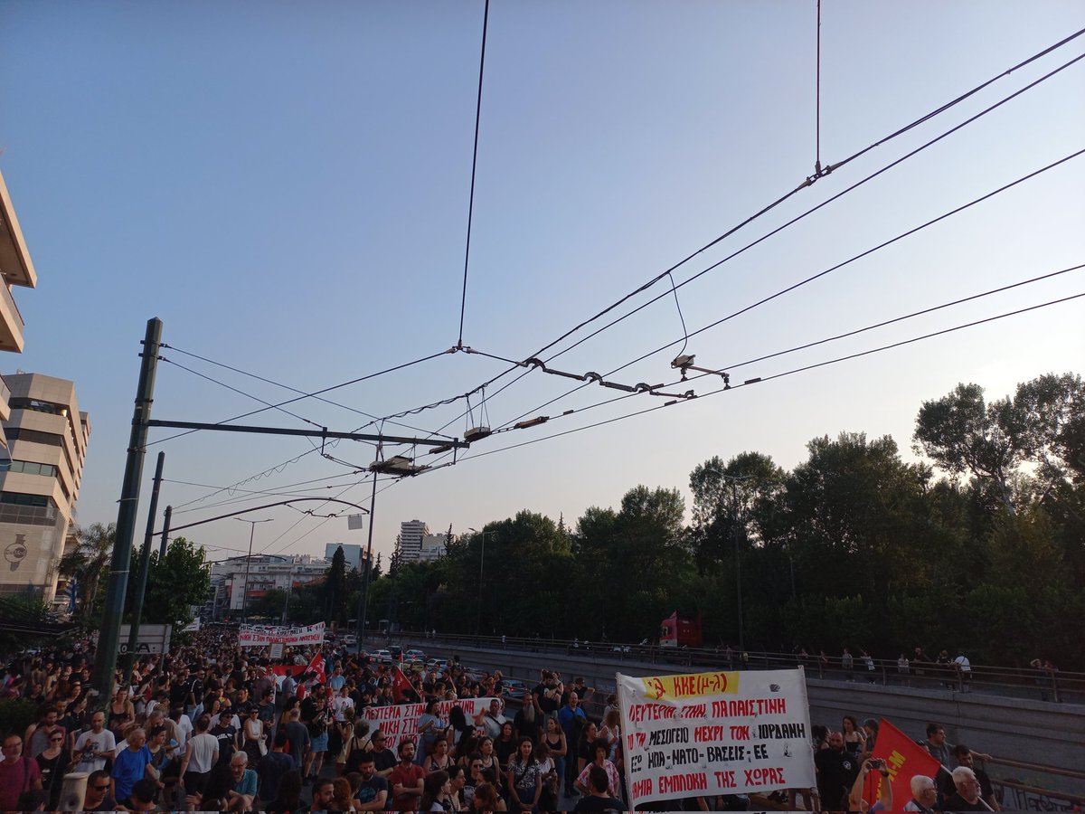 Η αλληλεγγυη οπλο της κοινωνιας βια στη βια της εξουσιας

Λευτερια στην Παλαιστινη
#arhens