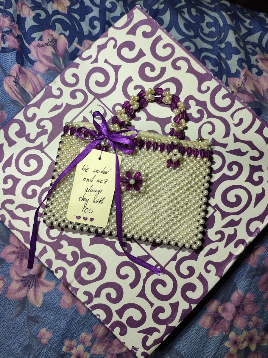 Anpanmans_Wife's tweet photo. Not so good at writing notes but I tried.... My favorite handmade purple bag 🤧💜 @BTS_twt
#PURPLERIBBONFORBTS
#WELCOMEBTS https://t.co/UaK2FpIv56