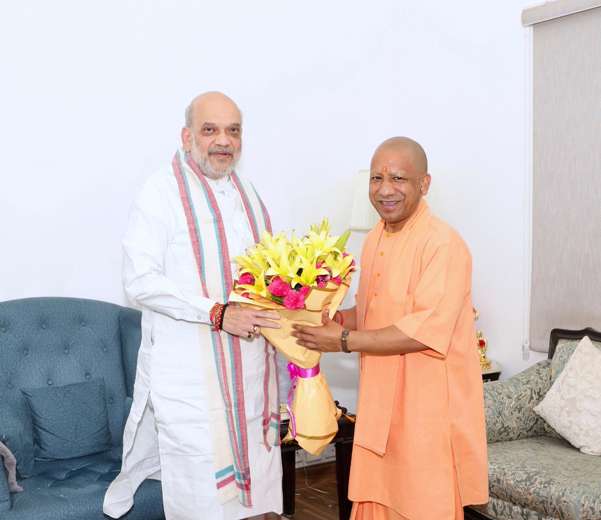 तस्वीर की दिशा ब्रज की तरफ है…