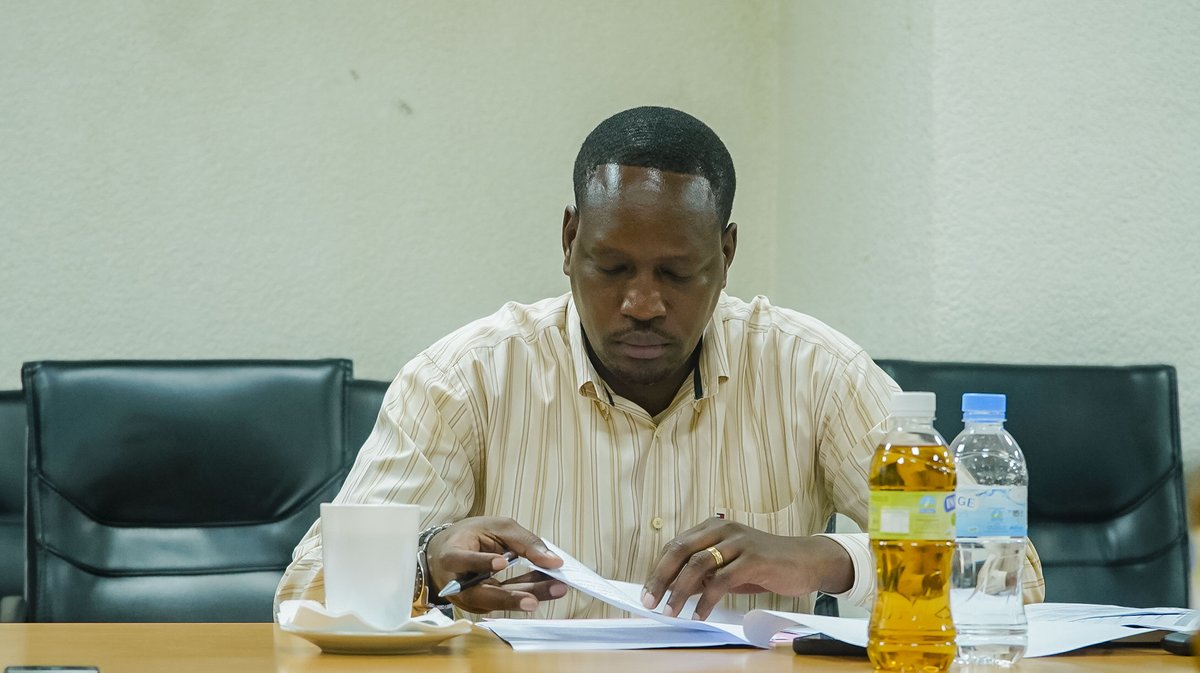 Kuri uyu wa mbere, tariki ya 09 Kamena 2025, mu cyumba cy’inama cy’Ihuriro#NFPO, abagize Komisiyo y’Ihuriro ishinzwe Gahunda, Ibikorwa n’Ubufatanye n’Izindi Nzego bari gusuzuma Umushinga wa Gahunda y’Ibikorwa by’Ihuriro mu mwaka wa 2025-2026.