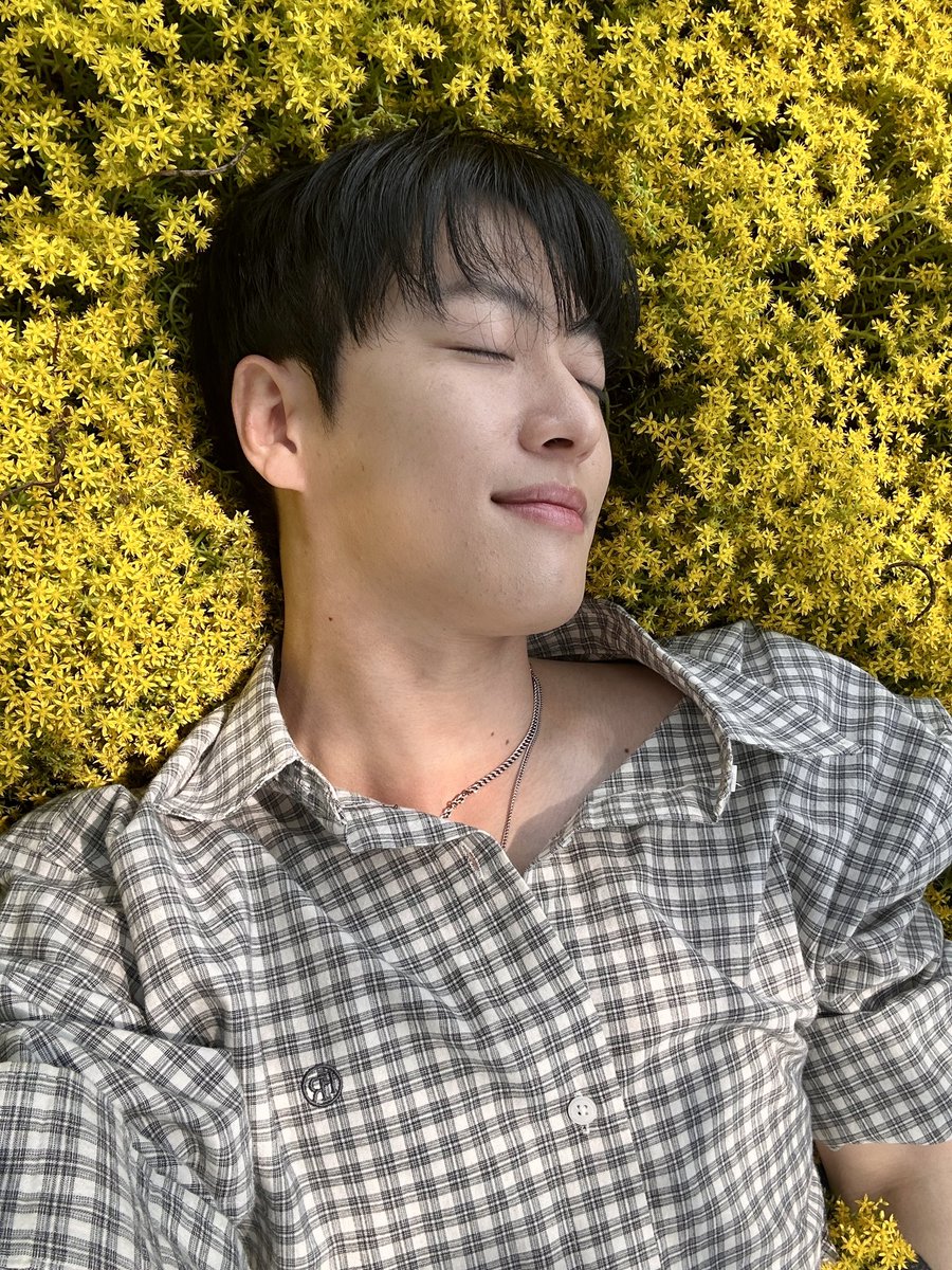 feeldog_bpnn's tweet image. 그 시간 결코 당연하지 않게 가깝고 멀리서
불러줬던 내 이름 

Feeldog &apos;Bright light &apos; 
2025.06.16 (MON) 6PM (KST)
