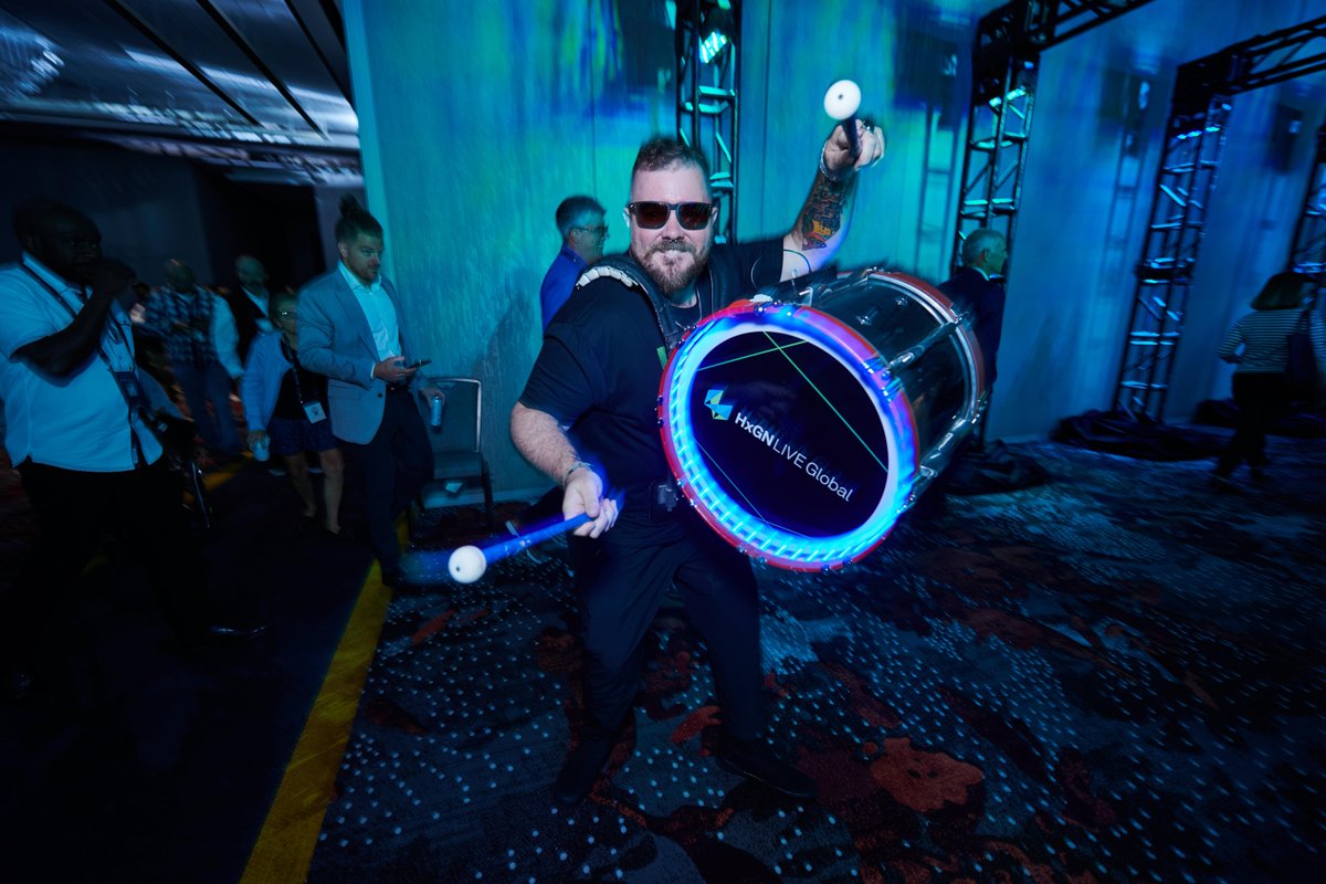 At #HexagonLIVE, the experience doesn’t end when the sessions do. Our official evening events are your chance to unwind, enjoy great food and drinks, and connect with fellow #techenthusiasts.

✨ Don’t miss the fun!

#HexagonLIVE #Innovation #EveningEvent