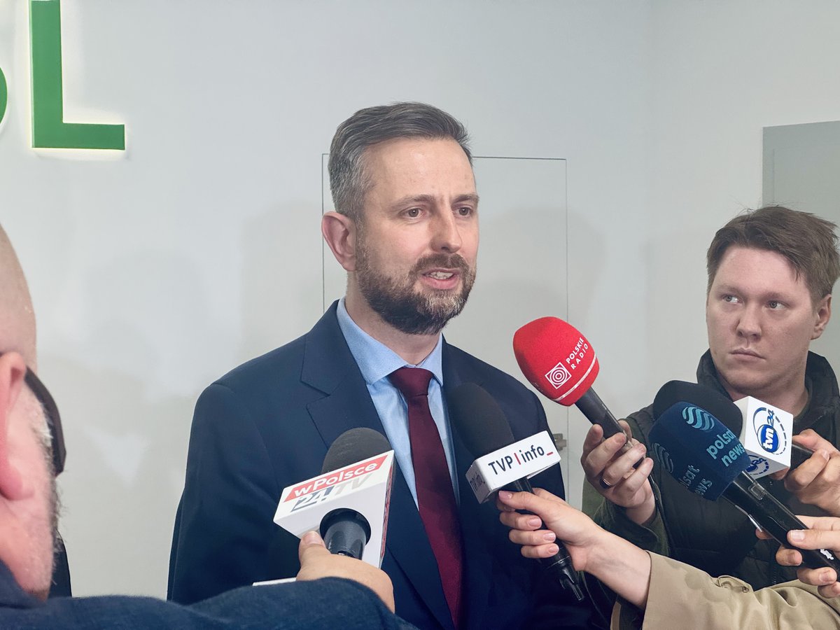 💬 Jesteśmy właśnie po obradach klubu parlamentarnego <a href="/nowePSL/">🍀 PSL</a> #TrzeciaDroga. Akcentujemy bezpieczeństwo i gospodarkę jako nasze priorytety w koalicji rządowej.

🍀<a href="/KosiniakKamysz/">Władysław Kosiniak-Kamysz</a>
📍Warszawa