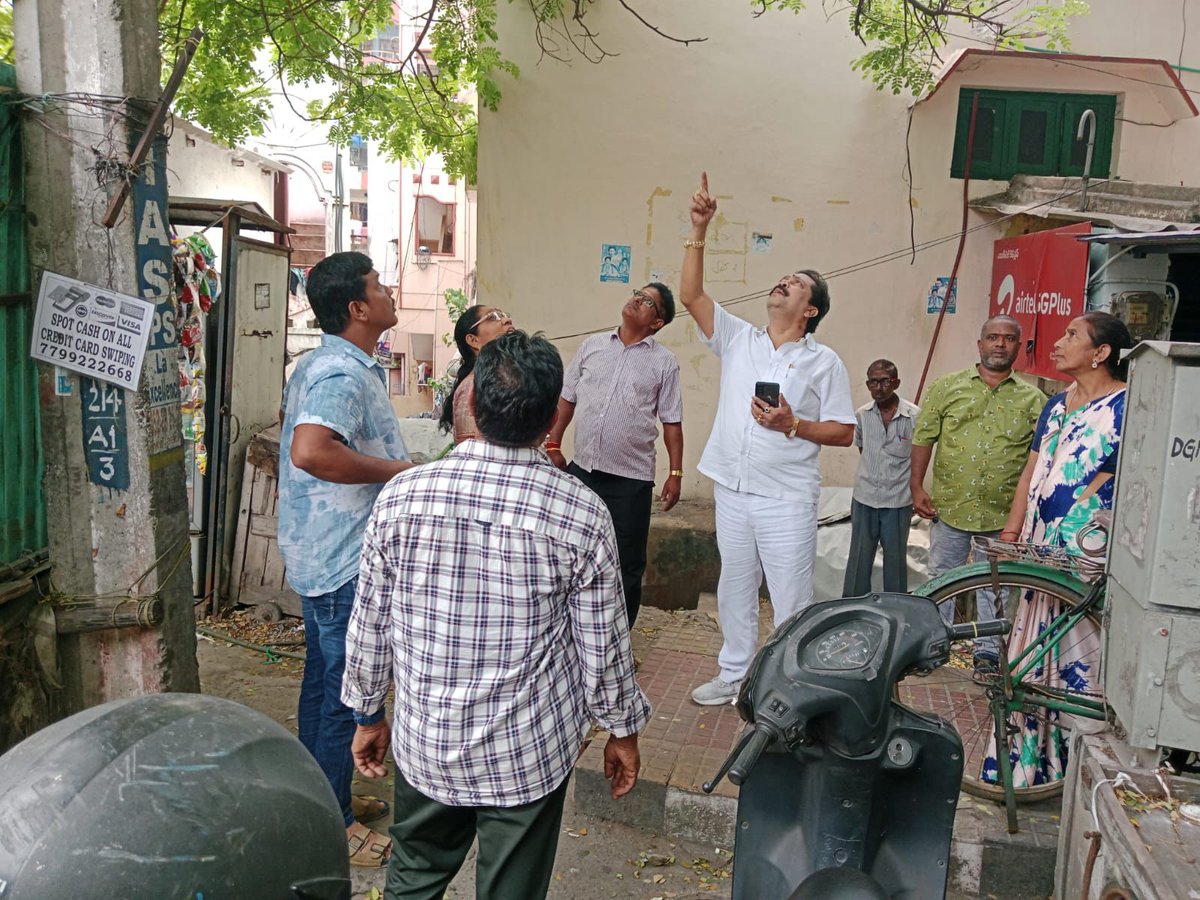 JSPKandula's tweet photo. 🚨 కార్పొరేటర్ @JSPKandula నాగరాజు పర్యటన
👉🏻 32వ వార్డు సమస్యలపై చొరవ
👉🏻 పరిశుభ్రత, డ్రైనేజ్, తాగునీటి సమస్యలు
👉🏻 తక్షణ పరిష్కారం కోసం ఆదేశాలు
ప్రజలతో నేరుగా మాట్లాడుతూ సమస్య పరిష్కారానికి కట్టుబడి ఉన్నాం!
@PawanKalyan @JanaSenaParty
#Janasena #Corporator #Ward32 #Visakhapatnam https://t.co/FLlTIiZ14A