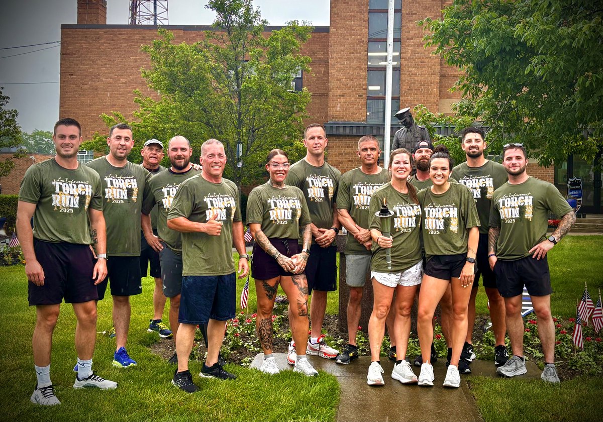 Euclid_PD's tweet image. 🚨 Rain or shine, we run with purpose! 💙 Euclid Police Officers &amp;amp; family proudly took part in the Special Olympics Torch Run—raising $2,000+ (double our goal!) to support an incredible cause. The rain never slowed us down! #SpecialOlympics #TorchRun  #EuclidPD #Run #Running
