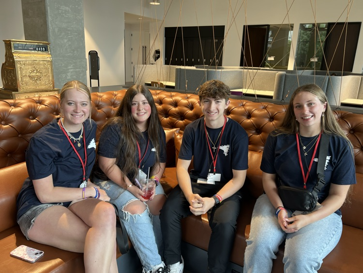 hamptonhawks1's tweet image. Our Stock Market team is touring NCR in downtown Atlanta. We've heard from a panel of interns giving helpful advice for college and securing internships.