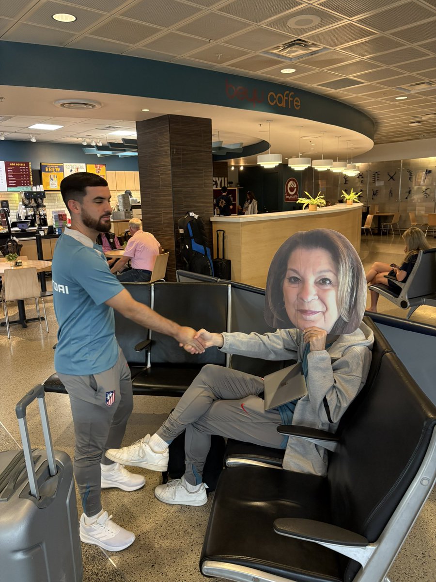 Ponerle título a esta foto.

Solo respuestas incorrectas gracias.