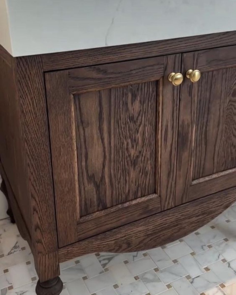 What a wonderful proces to watch this stunning bathroom vanity come to life!

@brian_cook_installations used our Oil Plus 2C - Chocolate for a luxurious and timeless look. 🍫
