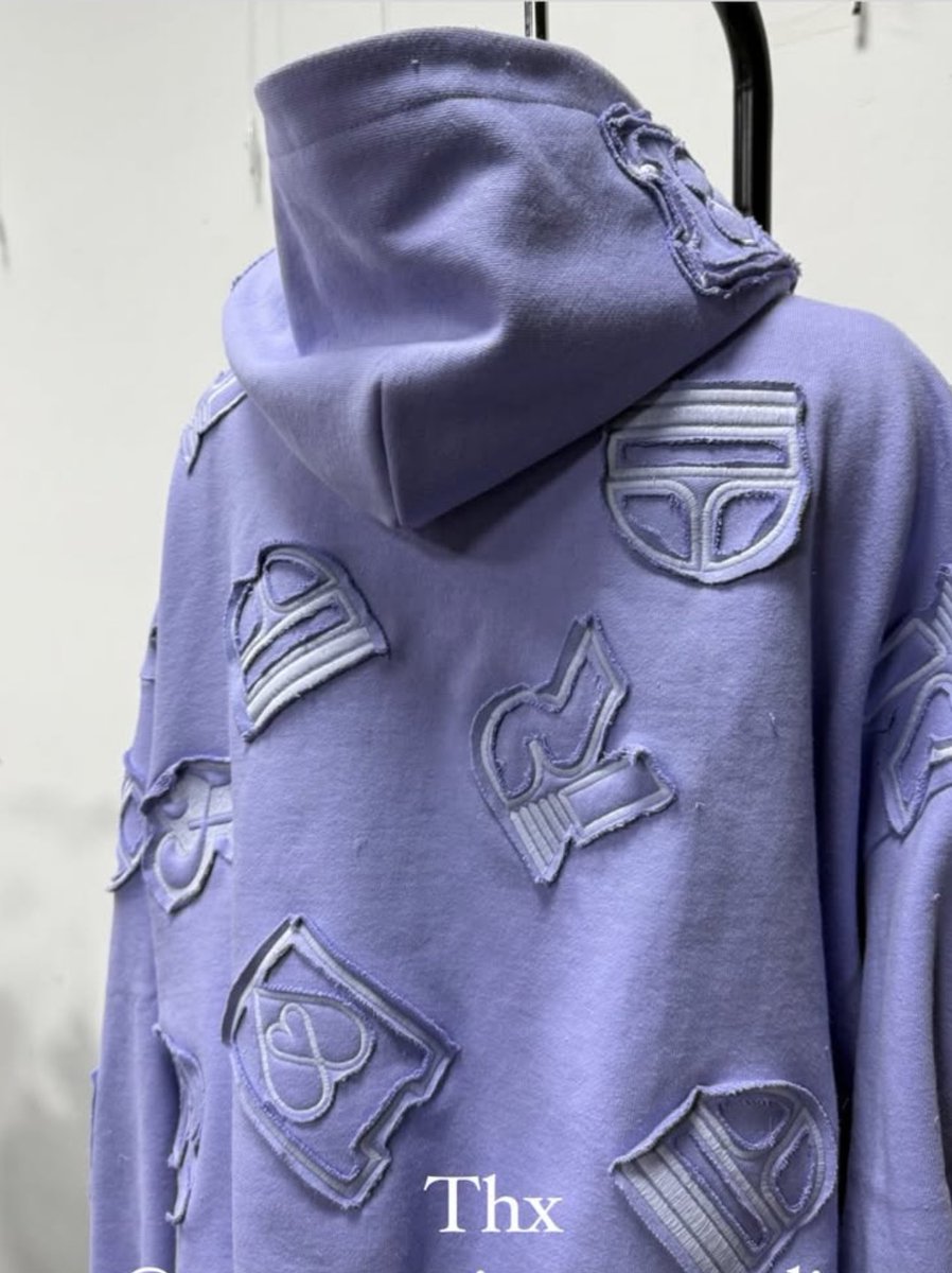 Sneak peek 👀 at the custom made outfits #LE_SSERAFIM wore for the