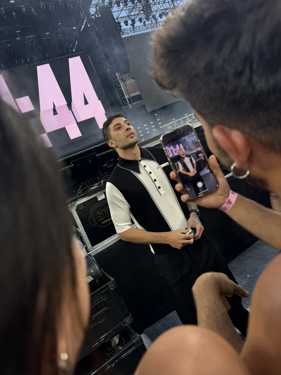 anthonlyy's tweet image. si elodie, capisco
e si iannone, capisco soprattutto te