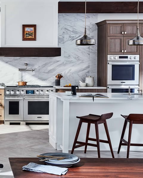 Hosting starts in the kitchen. With panel-ready appliances, convertible drawers, and a layout built for flow, this space is made for gathering. From wine pairings to late-night leftovers, the SKS Transitional Series keeps everything at the perfect temp and conversations going.