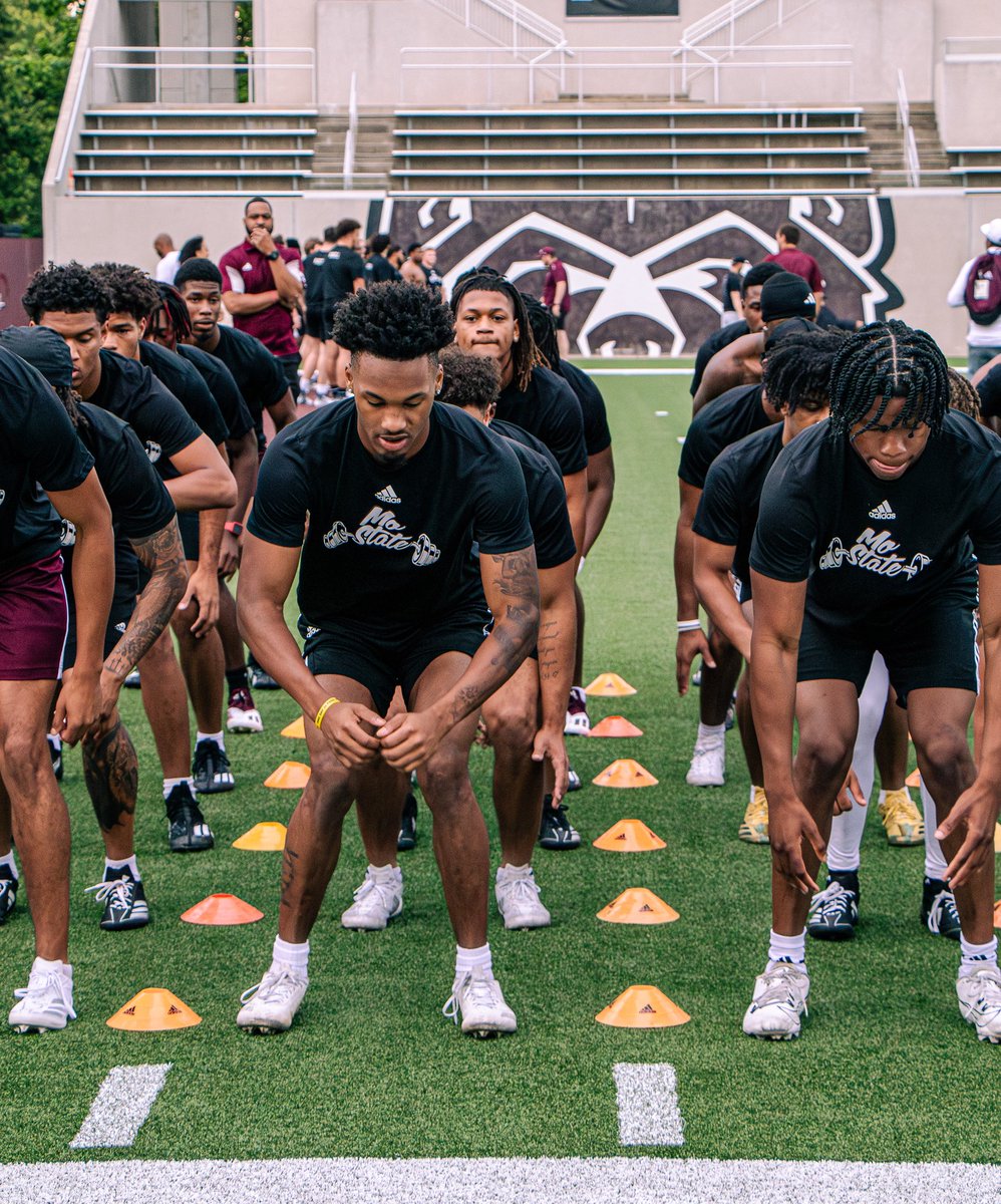 MoStateFootball's tweet photo. Back To Work⌛️

#OutHitOutHustle #ProveIt https://t.co/Fm9cjSe81N
