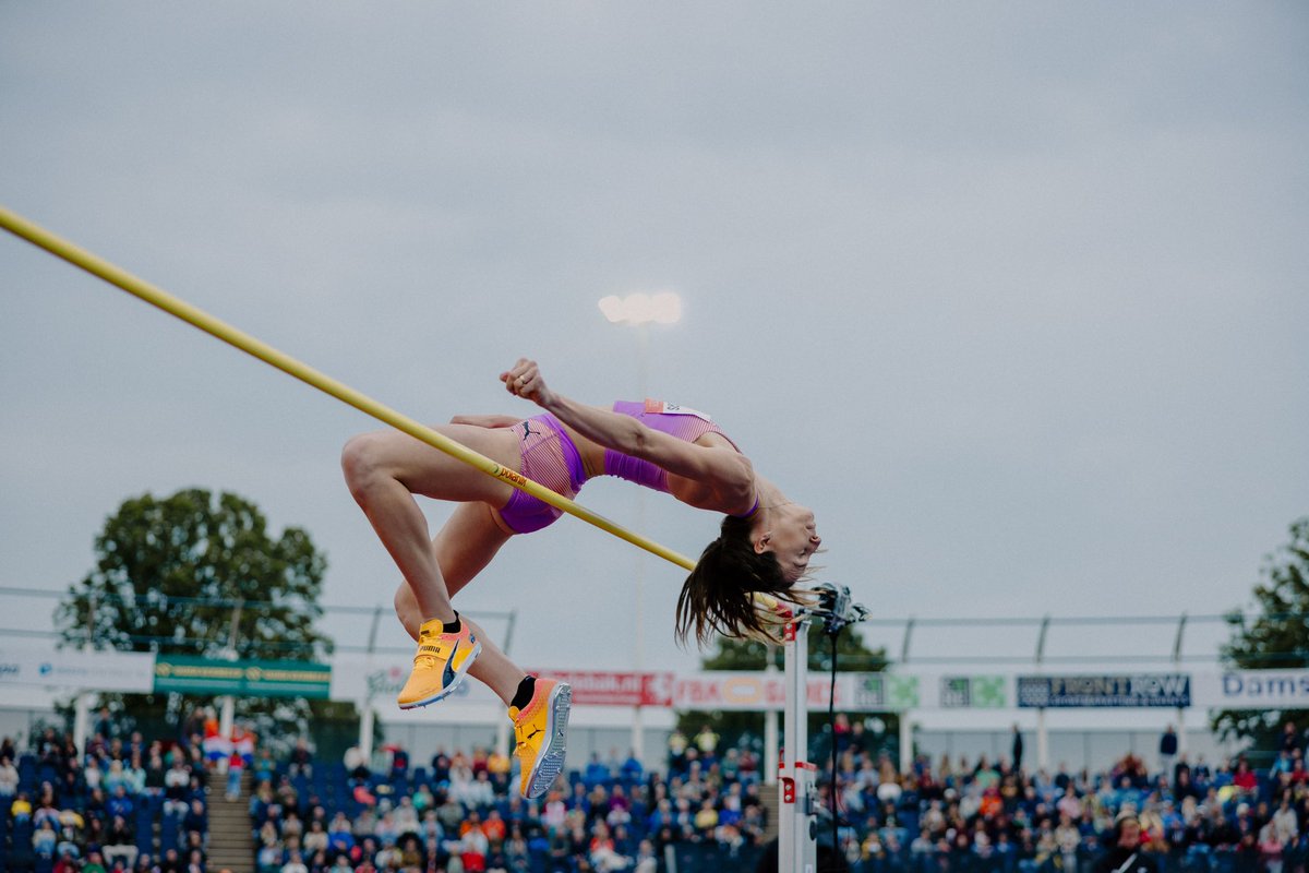 FBK Games (@fbkgameshengelo) on Twitter photo Winning with grace! โจ
Two-time Olympic silver medalist <a href="/NMcDermott202/">Nicola McDermott</a> ๐ฆ๐บ clears 1.97m on her second attempt to take high jump victory.
#FBKGames #ContinentalTourGold Winning with grace! โจ
Two-time Olympic silver medalist <a href="/NMcDermott202/">Nicola McDermott</a> ๐ฆ๐บ clears 1.97m on her second attempt to take high jump victory.
#FBKGames #ContinentalTourGold