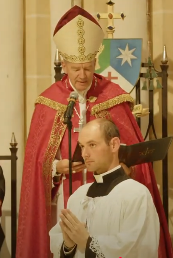 Monseigneur Christory annonce que le Pape Léon XIV lui-même prie pour les pèlerins de Chartres !
 #NDC2025
 <a href="/ndchretiente/">Notre-Dame de Chrétienté</a>