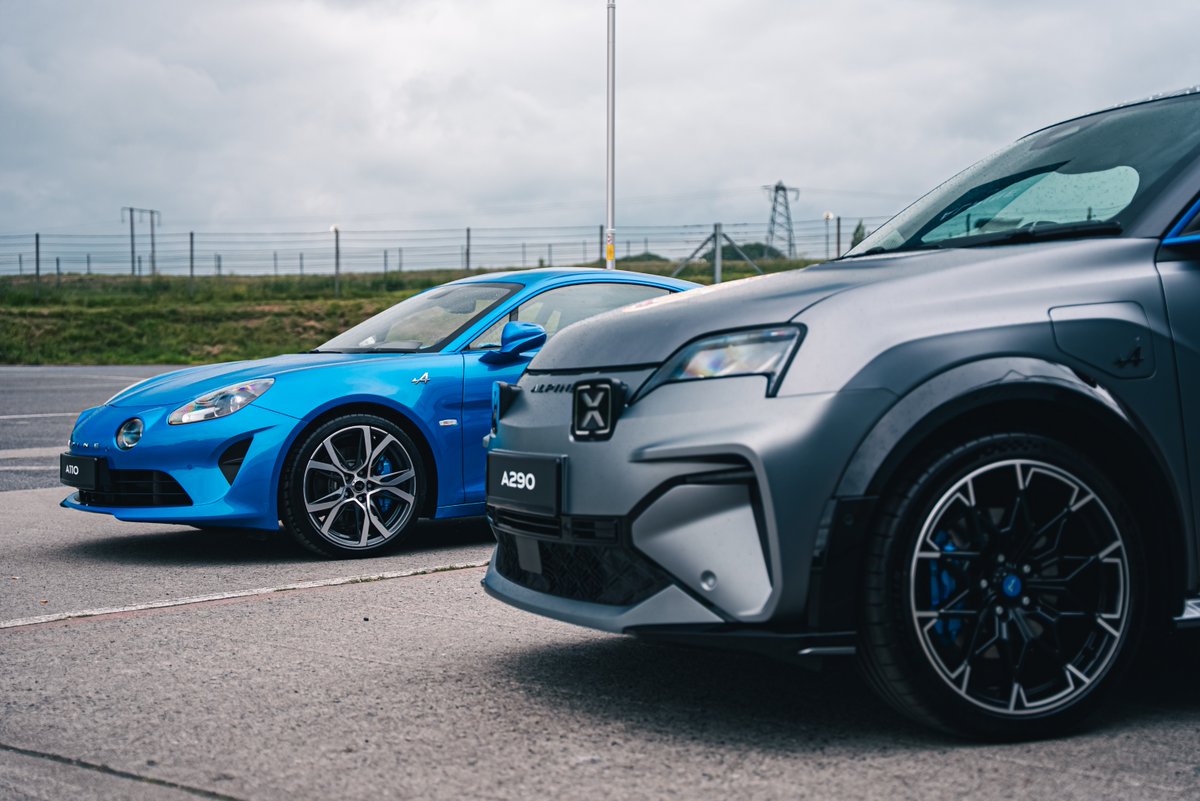 CarzoneIE's tweet image. Alpine has officially launched in Ireland and they invited us out to Mondello Park to check out the Alpine A290 on Irish roads and to experience the A110 S on track.
Definitely helped us get over those Monday Blues.💙
#Alpine #A110 #A290