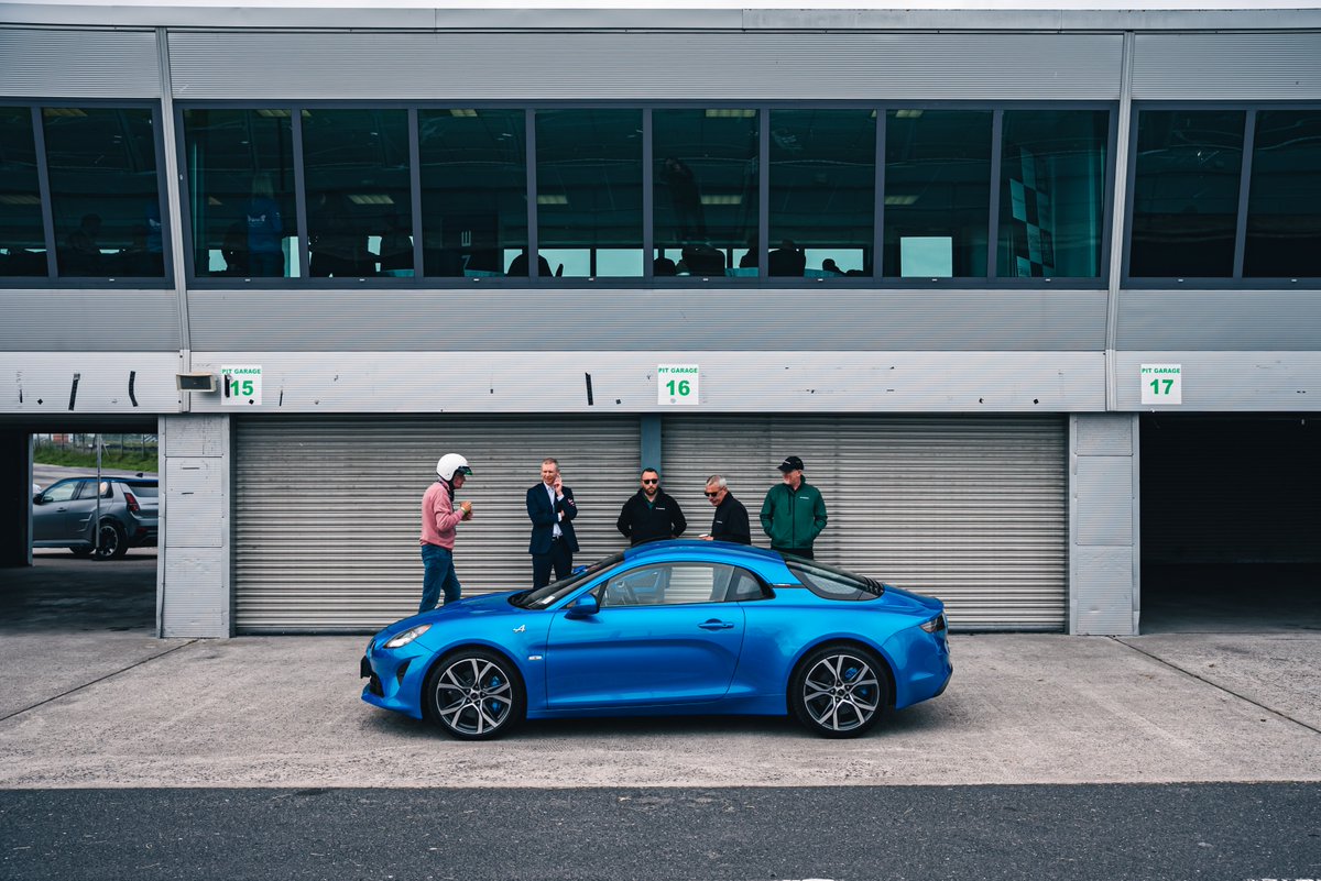 CarzoneIE's tweet image. Alpine has officially launched in Ireland and they invited us out to Mondello Park to check out the Alpine A290 on Irish roads and to experience the A110 S on track.
Definitely helped us get over those Monday Blues.💙
#Alpine #A110 #A290