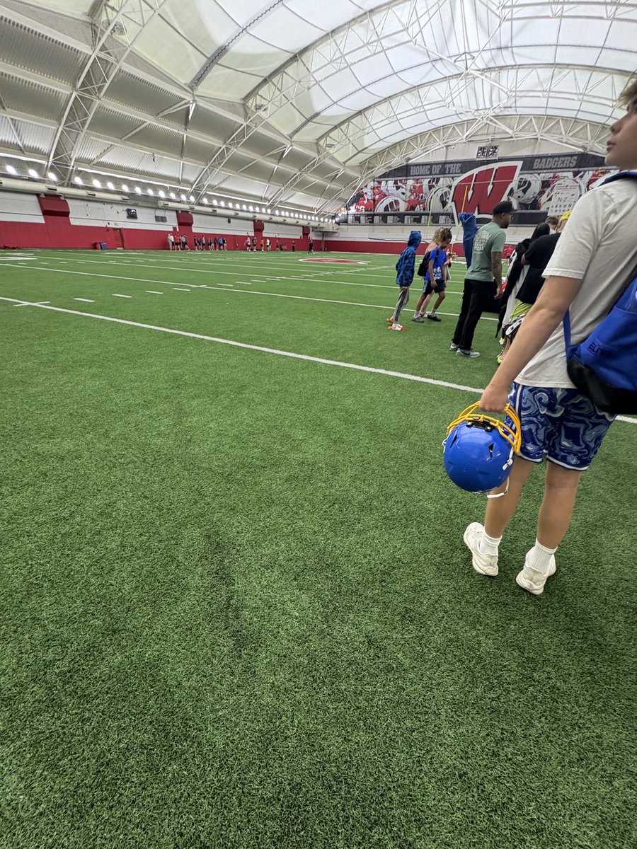 JaydanPonder3's tweet photo. Had a great time visiting and competing at the camp at ⁦@BadgerFootball⁩ stadium and it was great meeting and talking with the coaches! ⁦@CoachFick⁩ ⁦@CoachSpalding_⁩ ⁦@EthanRusso_UW⁩ https://t.co/kfrZuQaxmL