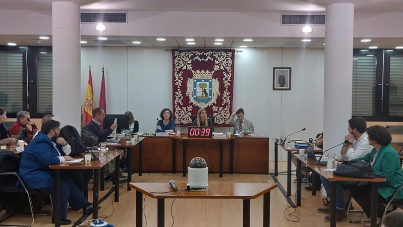 A las 22:00 h. llega "Voces de los barrios" con el orden del día del #PlenoCiudadLineal de junio, que se celebra mañana, y rescatamos dos iniciativas del Pleno de mayo. Y noticias de Hortaleza y del barrio de Begoña. 107.5 FM (norte de Madrid ciudad) y radioenlace.org.