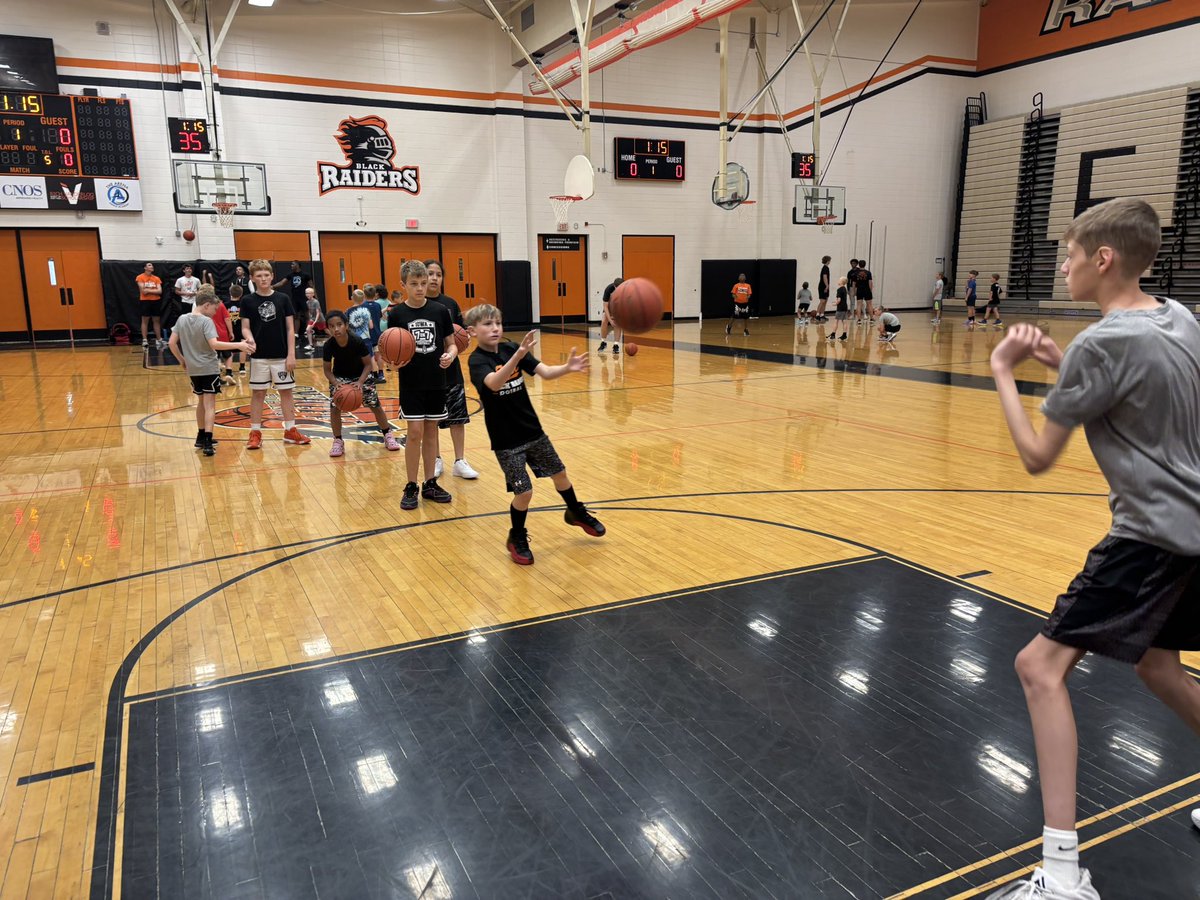 Sioux City East Basketball (@sceasthoops) on Twitter photo Camp Day #1
Great morning of basketball camp for the young kids. Camp Day #1
Great morning of basketball camp for the young kids.