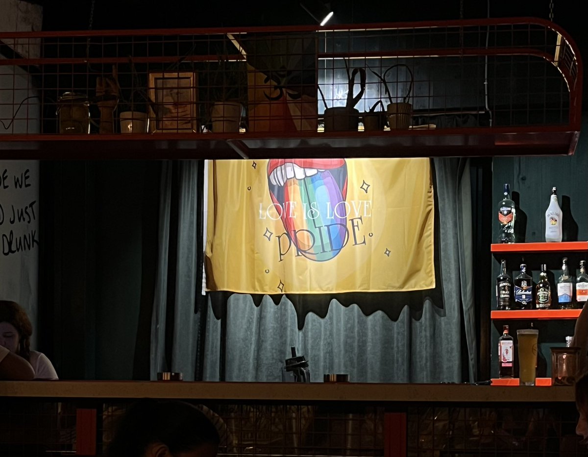 ‘yeryüzü aşkın yüzü oluncaya dek’