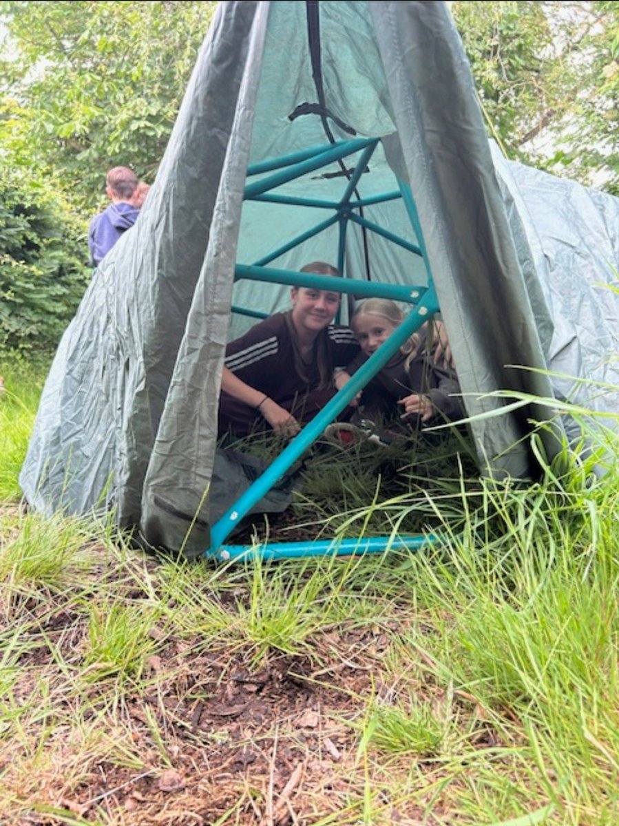 Seahorses_Class's tweet image. A fantastic time was had by all today at Forest School. Such creativity and teamwork on display this afternoon. Thank you to Ms Castle for the fire, biscuits and marshmallows @WillowsCE @cormorantsclass