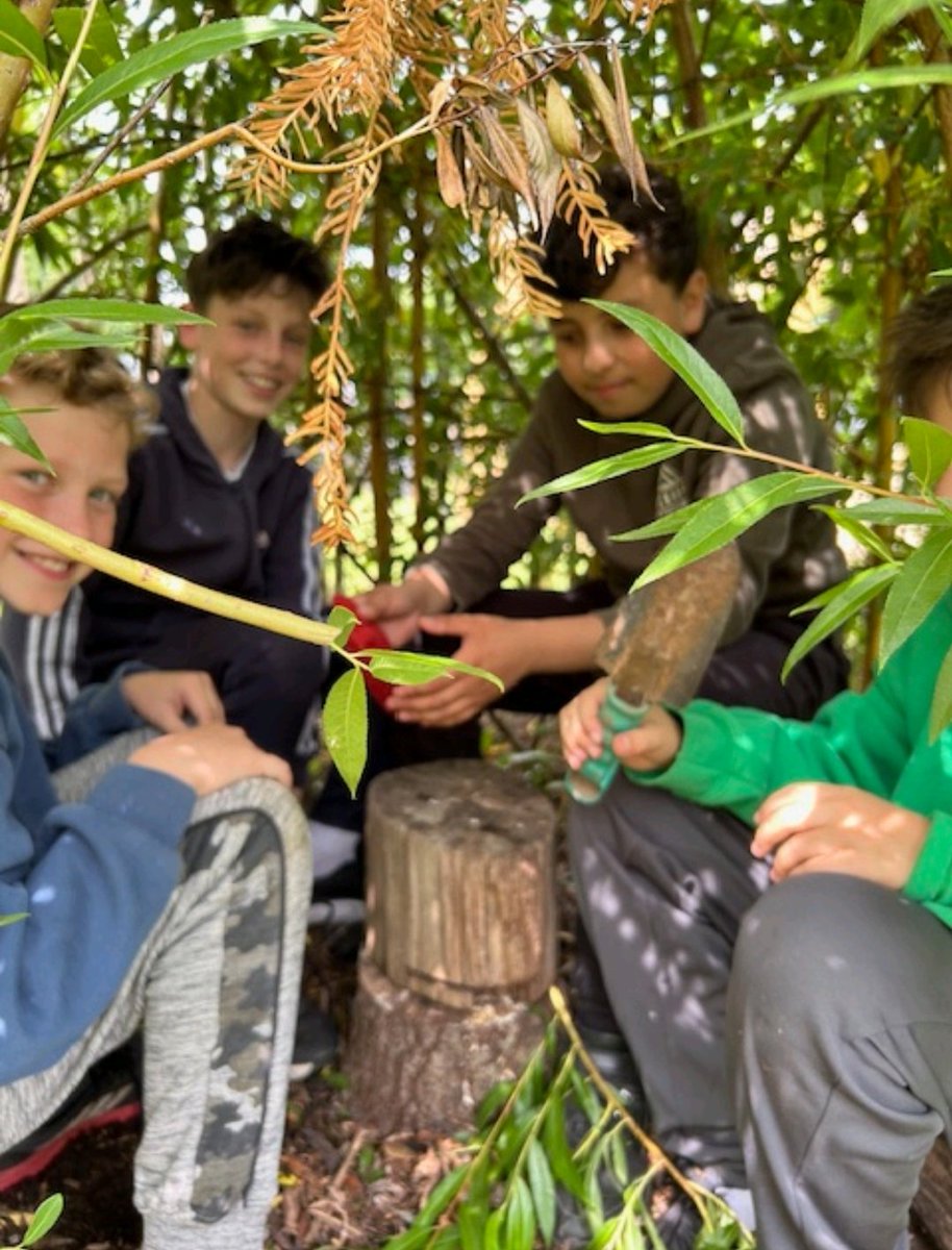 Seahorses_Class's tweet image. A fantastic time was had by all today at Forest School. Such creativity and teamwork on display this afternoon. Thank you to Ms Castle for the fire, biscuits and marshmallows @WillowsCE @cormorantsclass