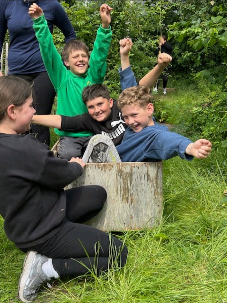 Seahorses_Class's tweet image. A fantastic time was had by all today at Forest School. Such creativity and teamwork on display this afternoon. Thank you to Ms Castle for the fire, biscuits and marshmallows @WillowsCE @cormorantsclass