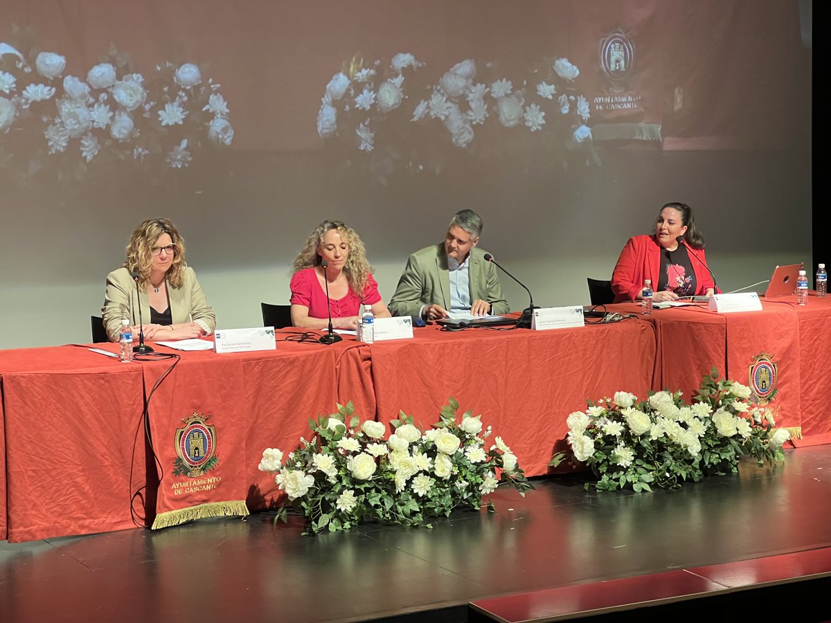 🗣 Esta tarde se ha inaugurado el ciclo de conferencias 'Arqueología de los márgenes', que organizamos en la XX Semana Romana de Cascante junto a la la Asociación Cultural Amigos de Cascante Vicus y el Ayuntamiento de Cascante.

📲 Si estás interesado/a: bit.ly/4jybk2d