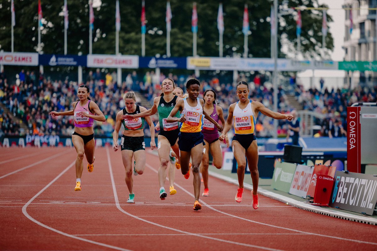 Magnifique! 👏

Calm and composed, Anaïs Bourgoin 🇫🇷 storms to victory in the 800m with a time of 1:59.53.

#FBKGames #ContinentalTourGold