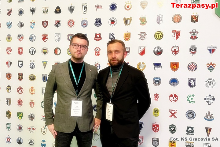 Terazpasy's tweet photo. #CracNonStop: „Okienko transferowe" online
Przygotowując się do letniego okienka transferowego #Cracovia aktywnie korzysta z #TransferRoom, gdzie zadeklarowała chęć pozyskania skrzydłowego za kwotę 300 tys. euro oraz napastnika za 500 tys. euro.
Więcej: https://t.co/murD7h6NQg https://t.co/ZUHE781Zge