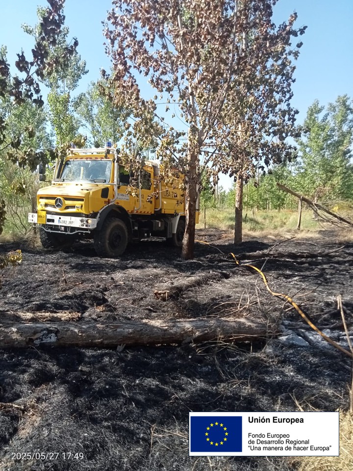 naturalezacyl's tweet photo. En mayo los 5 equipos #UBAS de #INFOCAL han continuado su trabajo de prevención con tratamientos selvícolas, mantenimiento de caminos y de infraestructuras de prevención. Gracias a los fondos #FEDER se dispone de un medio versátil que integra #prevención y #extinción https://t.co/BEwQUXOwOI