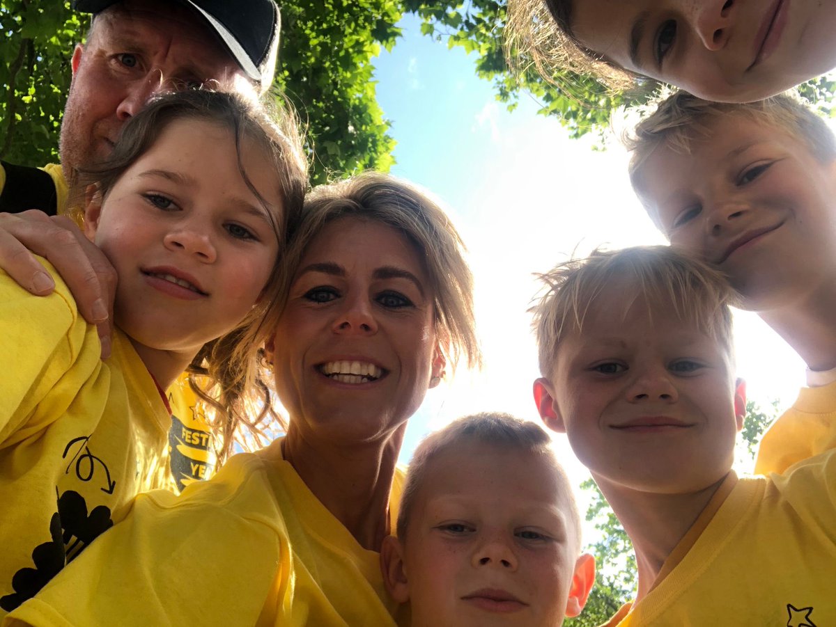 Gavin Sharp ADE (@gavin_sharp_73) on Twitter photo Well done to the White & Kaye families who carried the <a href="/ccoc_roth2025/">Children's Capital of Culture</a> for St Bede’s during the Spring Bank Holidays. Such fit and energetic families, made it safely with the baton all the way down to Kimberworth School. Well done to the White & Kaye families who carried the <a href="/ccoc_roth2025/">Children's Capital of Culture</a> for St Bede’s during the Spring Bank Holidays. Such fit and energetic families, made it safely with the baton all the way down to Kimberworth School.