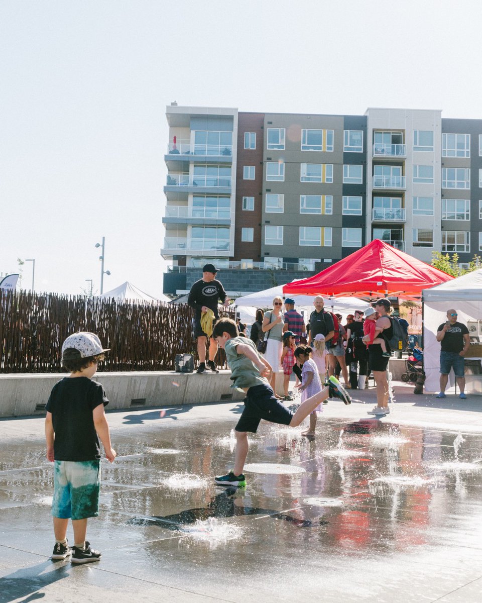 The splash pad at Central Commons Park is open and ready for summer!

Open daily from 10 AM - 10 PM, it's the perfect place to cool off, kick back, and soak up the sun. Pack your snacks and shades, and bring the family for a day in the park!

Learn more: myuniversitydistrict.ca/central-common…
