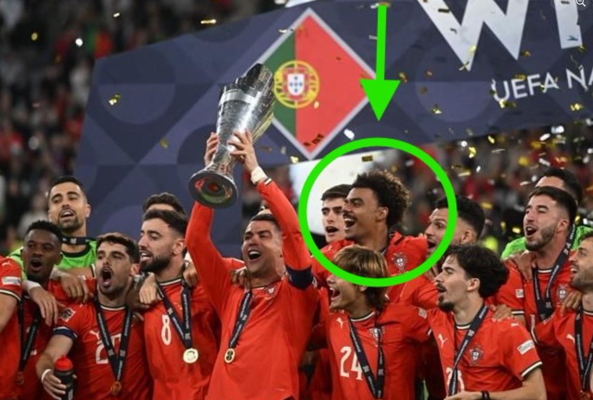 ChalkyWhite_'s tweet photo. @ishowspeedsui is always there supporting his brother Ronaldo. A True fan! https://t.co/WTietcW63O