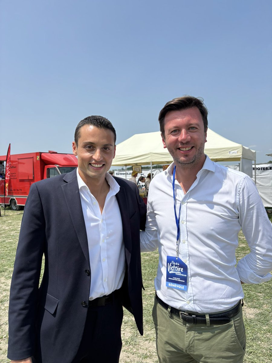anthonyzeller_'s tweet image. 6000 personnes réunies à Mormant pour célébrer notre victoire du 9 juin 2024.
Quel succès, c’était fou !!!
Merci les amis 😍
@PatriotsEU 
#Loiret