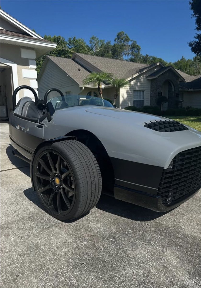 vanderhallusa's tweet photo. Imagine taking a sunny day ride in your Carmel,

Get yours at https://t.co/8kdIgpRBEc 
Link in bio.

#Vanderhall #Carmel #VanderhallCarmel #theroadiscalling #autocycle #drive #3wheel #sun
📸: @ anmwraps https://t.co/L5zUXRBqH6