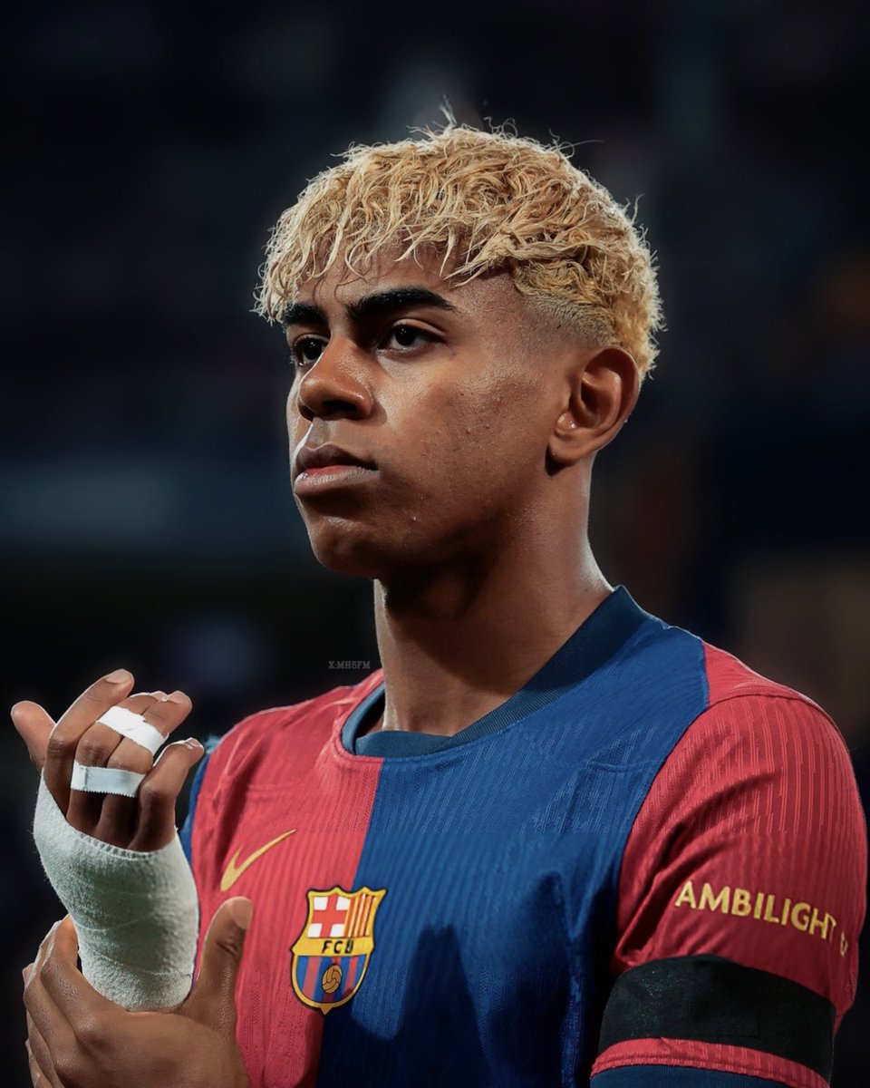 They constantly complain about football being robotic, and at the slightest sign of someone who represents the exact opposite on and off the field, they eagerly await and celebrate his mistakes more than his successes.

They are something worthy of study.