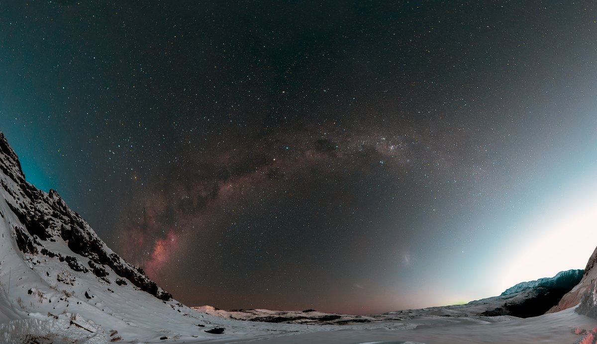 ✨ Esta semana queremos destacar una maravillosa astrofotografía capturada en Valle Nevado por el talentoso lente de Diego García, miembro de Astroturismo Centauri.