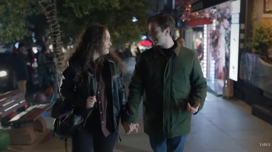 Bazen bana gelir, gider seni dert etmeler
Seni rüyalarımda hapsetmeler

Bana yine #eftuğ atak geldi 💙