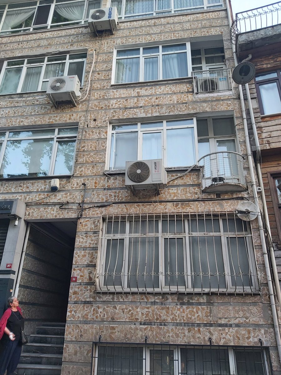 Onur Işıklar (@baskanonur) on Twitter photo 📍Beylerbeyi Mah. Beylerbeyi Çamlıca Cad. Üzerinde bulunan No 36 ' nın yanında bulunan sokak lambası yanmamaktadır. Onarılmasını çok acil rica ediyoruz <a href="/uskudarbld/">Üsküdar Belediyesi</a> <a href="/sdedetas/">Sinem Dedetaş</a> 📍Beylerbeyi Mah. Beylerbeyi Çamlıca Cad. Üzerinde bulunan No 36 ' nın yanında bulunan sokak lambası yanmamaktadır. Onarılmasını çok acil rica ediyoruz <a href="/uskudarbld/">Üsküdar Belediyesi</a> <a href="/sdedetas/">Sinem Dedetaş</a>