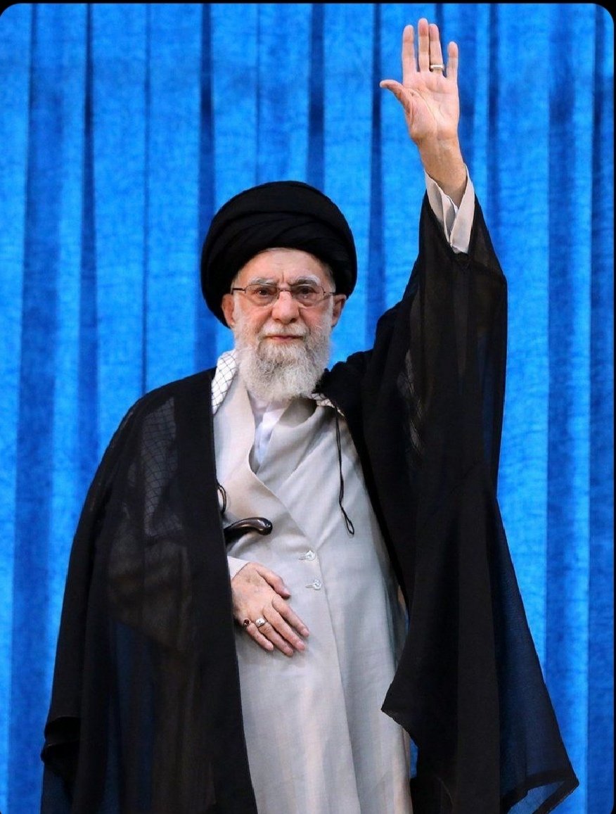 mohamad_pmr's tweet image. ما به غدیر، نه فقط به عنوان یک عید، بلکه به عنوان نقشه راه حکومت اسلامی نگاه میکنیم.
#لبیک_یا_خامنه_ای
#الگوی_حکومت