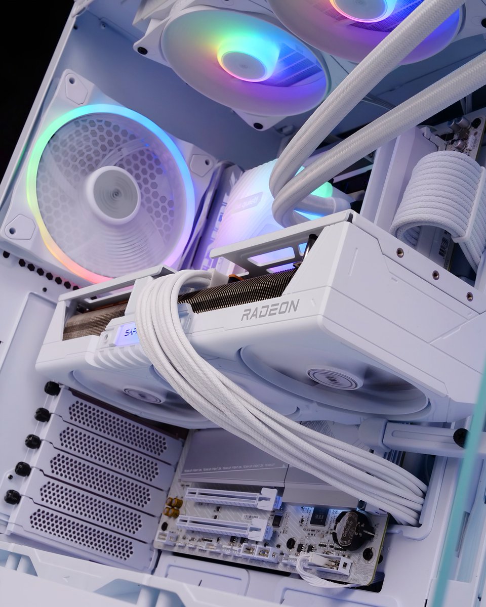 AMD RED MONTH build number 3. A stunning <a href="/bequietofficial/">be quiet!</a> LIGHT BASE 900 FX with LIGHTLOOP 360 cooler.

All AMD all WHITE.

100% Naughty.

Sponsored by <a href="/OverclockersUK/">Overclockers UK</a> 

#lookwhatimade #cleanpc #amd #ryzen #radeon