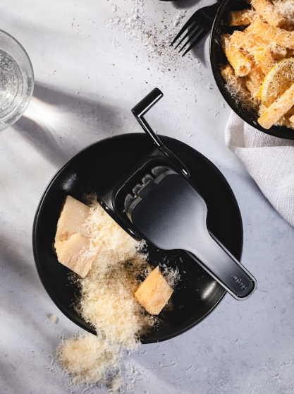 INTOUCH_RUGBY's tweet photo. NEW MICROPLANE ROTARY FINE BLADE GRATER ... ... now live @ https://t.co/mfuNWdJEhw ! #microplane #ad #grater https://t.co/Q0Q6Iu8YQy