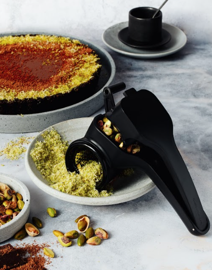 INTOUCH_RUGBY's tweet photo. NEW MICROPLANE ROTARY FINE BLADE GRATER ... ... now live @ https://t.co/mfuNWdJEhw ! #microplane #ad #grater https://t.co/Q0Q6Iu8YQy