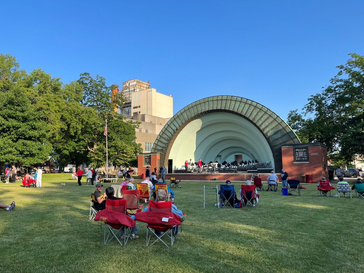 Join us tomorrow at Council Night at Bandshell! City Councilmembers will be giving out free ice cream and Ames water starting at 7 p.m. The Ames Municipal Band concert, conducted by Michael Golemo, will begin at 8 p.m.

📍 Bandshell Park, 125 E Fifth St.