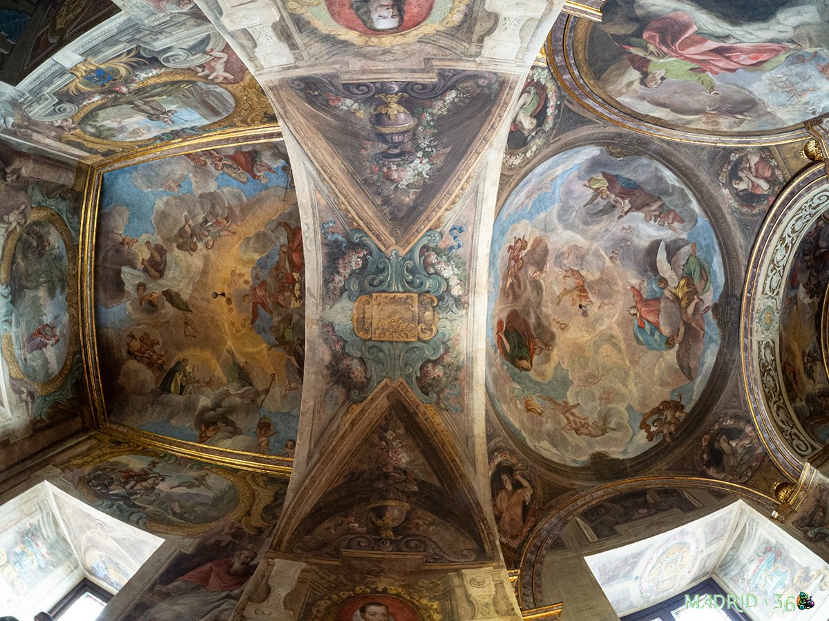 Ayer volvimos al oratorio de la Casa de la Villa.
Otro lugar de Madrid digno de contemplar con tranquilidad.
